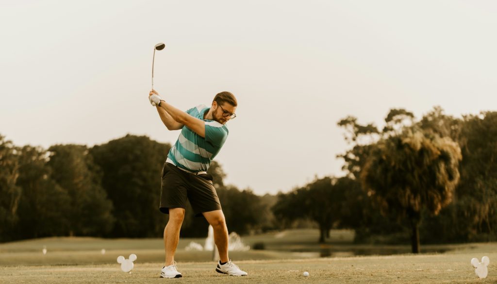 Golf Driver Schwung Profi Hero