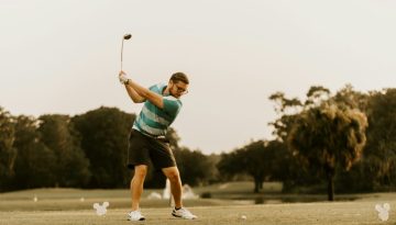 Golf Driver Schwung Profi Hero